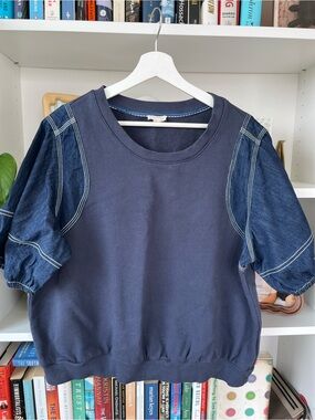 Pilcro/Anthropologie Short Sleeved Top
Denim & T Shirt Material Combo Size L